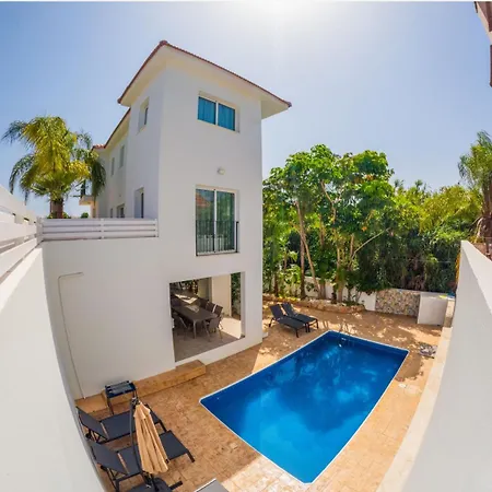 Sunshine Kapparis Villa *