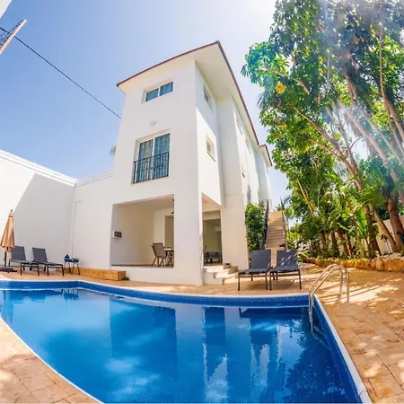 Sunshine Kapparis Villa *