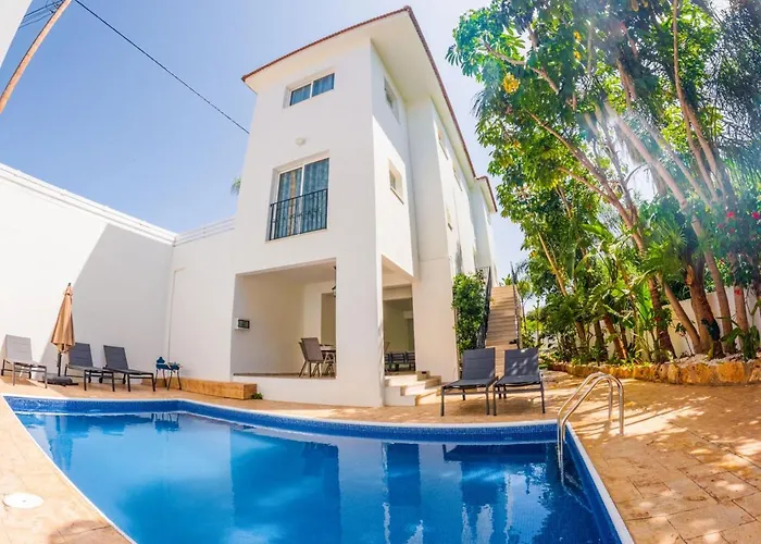 Sunshine Kapparis ヴィラ *